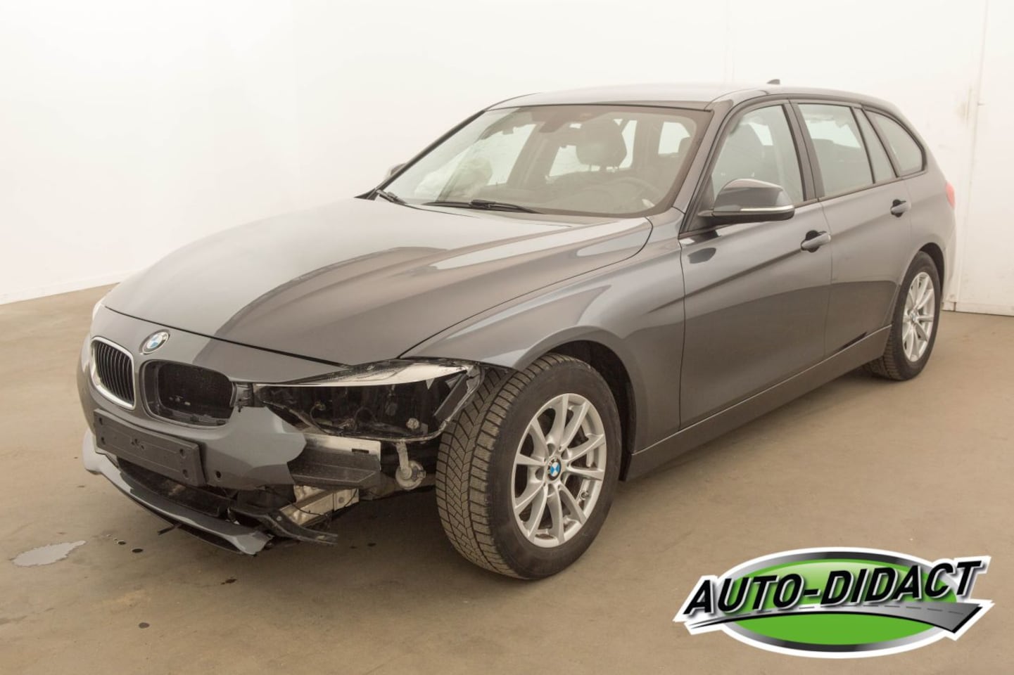 BMW 3-serie Touring - 316d Navi Leer - AutoWereld.nl