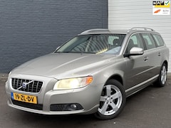 Volvo V70 - 2.4 D5 Summum LEDER/MEMORY/NAVI/CRUISE/LMV