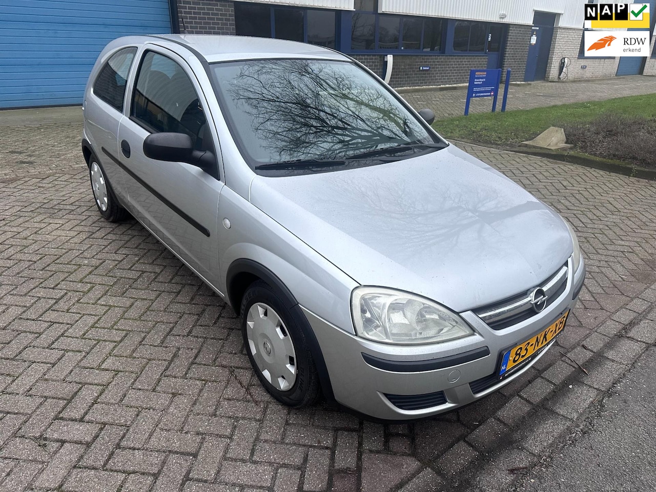 Opel Corsa - 1.0-12V Essentia 53806 KM nap - AutoWereld.nl