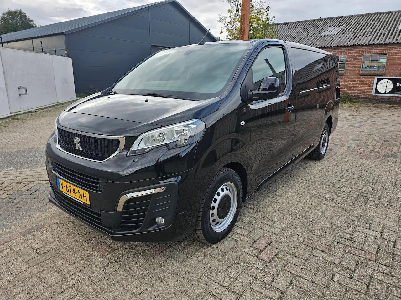 Peugeot Expert - 231L 2.0 BlueHDI 120 Premium Pack 231L 2.0 BlueHDI 120 Premium Pack,Apk,Nap,Trekhaak - AutoWereld.nl