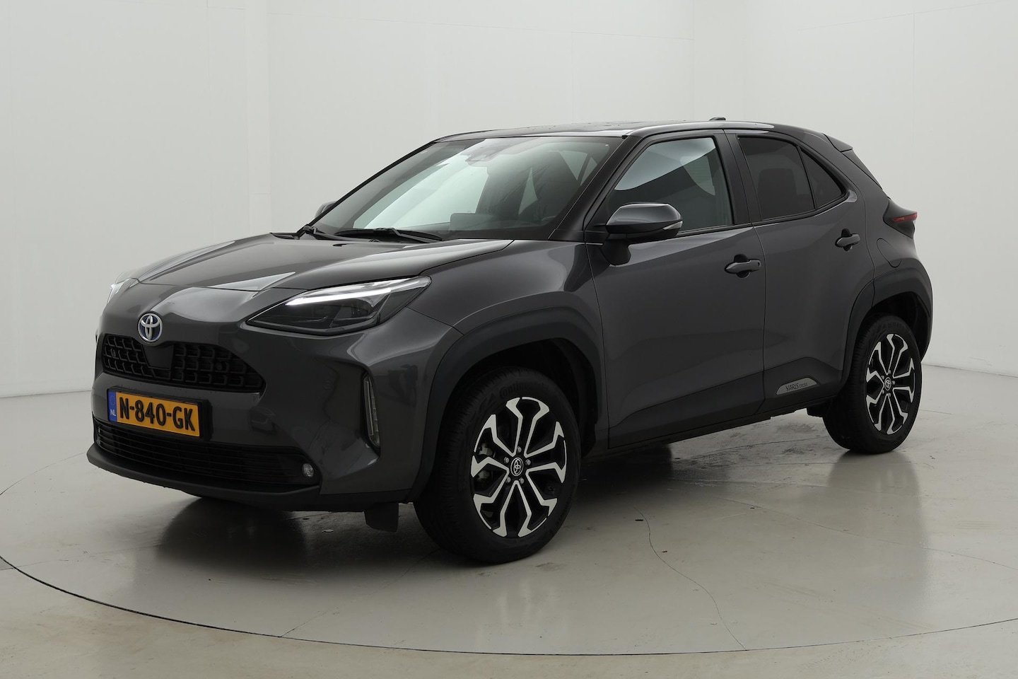 Toyota Yaris Cross - 1.5 Hybrid First Edition | Navigatie - AutoWereld.nl