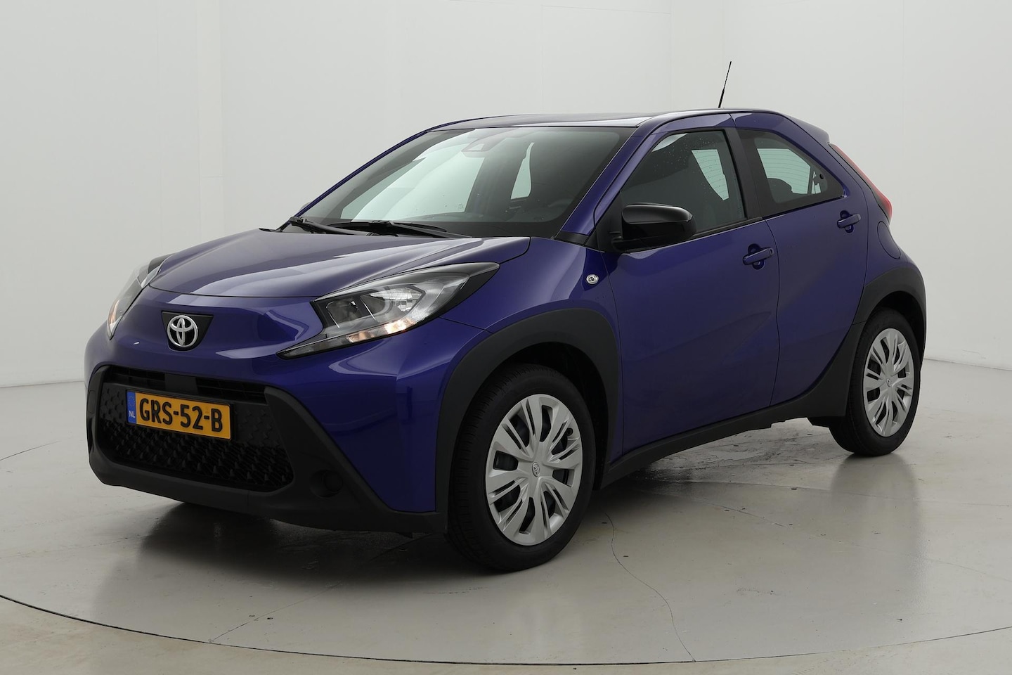 Toyota Aygo X - 1.0 VVT-i MT Play | Apple Carplay / Android Auto - AutoWereld.nl