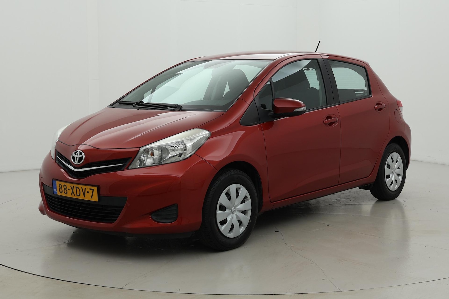 Toyota Yaris - 1.0 VVT-i Aspiration | Origineel NL | 1e eigenaar | Trekhaak - AutoWereld.nl