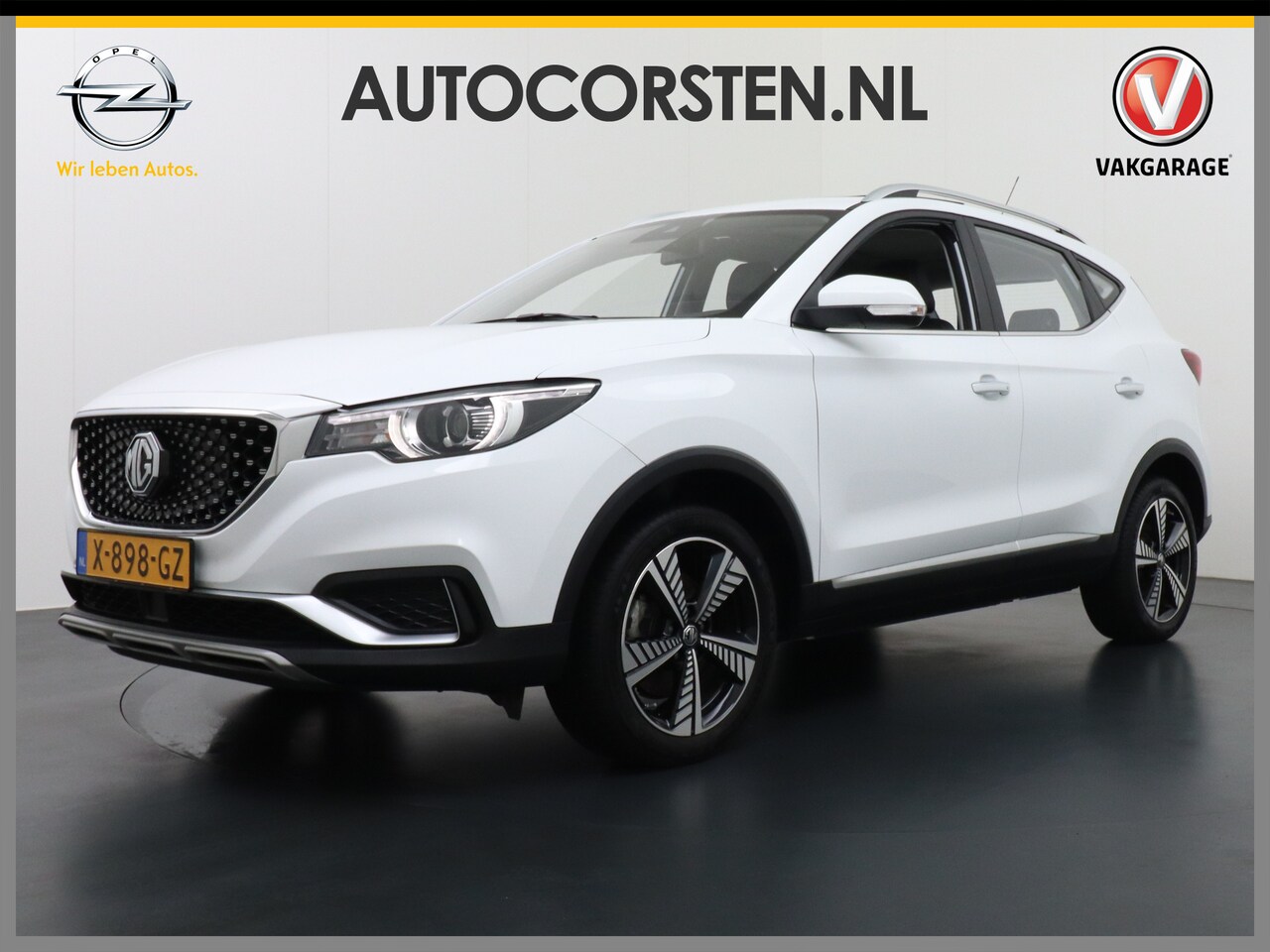 MG ZS - AUT. EV Leder Pano-dak Adaptive-Cruise Apple Carplay Android Navi Camera Airco DAB+ EV Lux - AutoWereld.nl