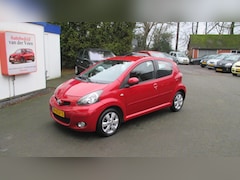 Toyota Aygo - 1.0-12V Aspiration Red