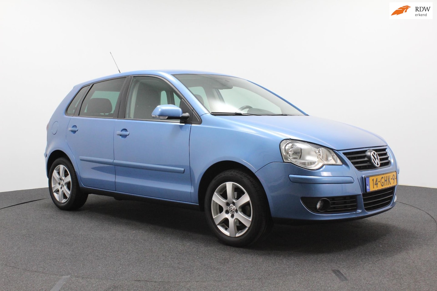 Volkswagen Polo - 1.4-16V Comfortline | Uniek! | Automaat | NAP | Airco | Sportvelgen | 5-deurs - AutoWereld.nl