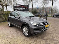 Volkswagen Touareg - 3.0 TDI Highline Xenon Pano Camera Leder Trekh