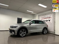 Volkswagen Tiguan - 1.4 TSI R-Line * Navigatie / Trekhaak / 19" LM Velgen / Xenon / NL Auto