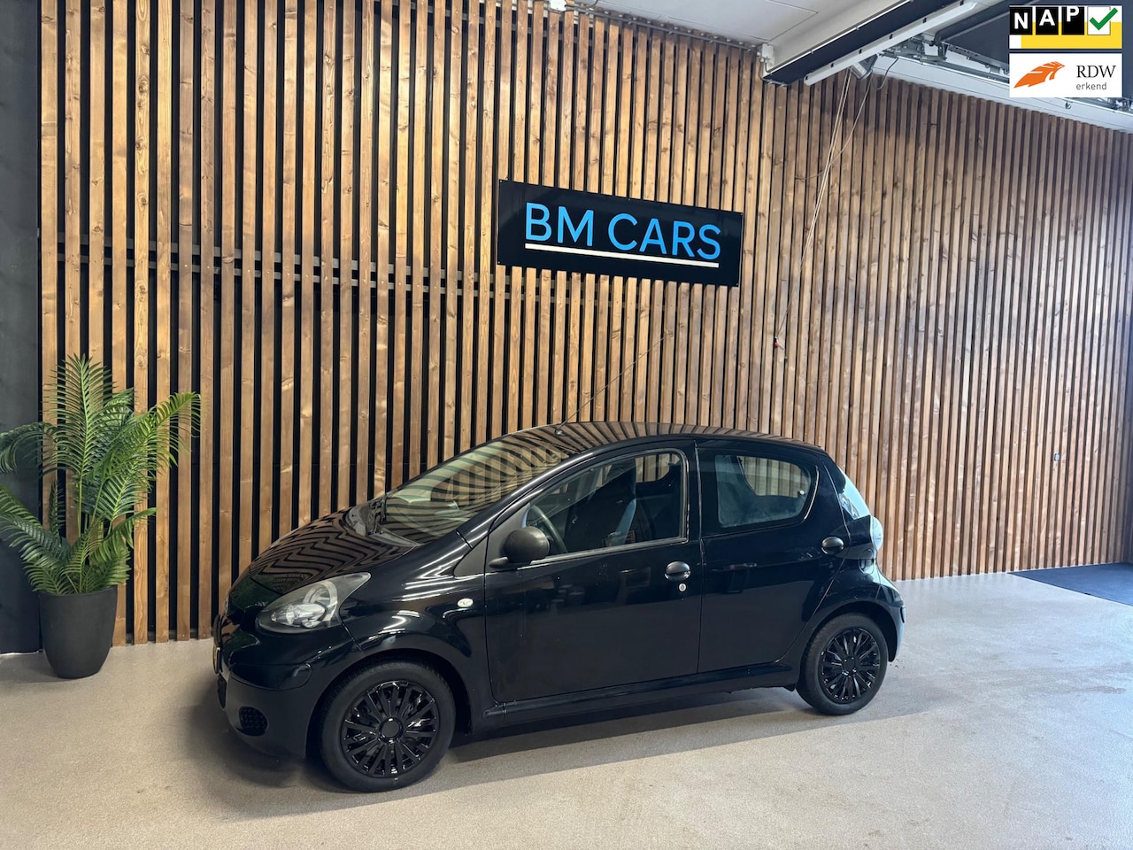 Toyota Aygo - 1.0-12V Now Airco,Nieuwe APK,1e eigenaar - AutoWereld.nl