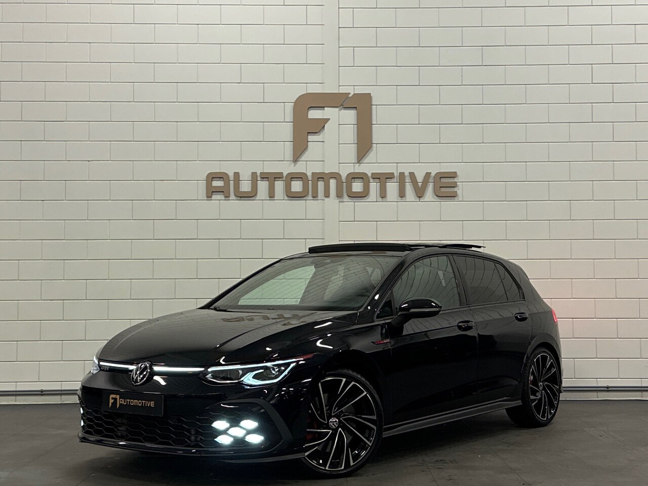 Volkswagen Golf - 2.0 TSI GTI Pano|Leer|IQ|H/K|HuD|Key|Memory - AutoWereld.nl