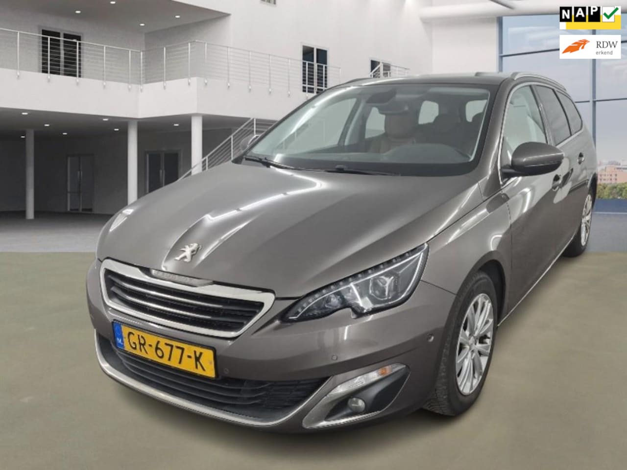 Peugeot 308 SW - 1.2 PureTech GT Line Blue Lease Premium ,Xenon verlichting - AutoWereld.nl