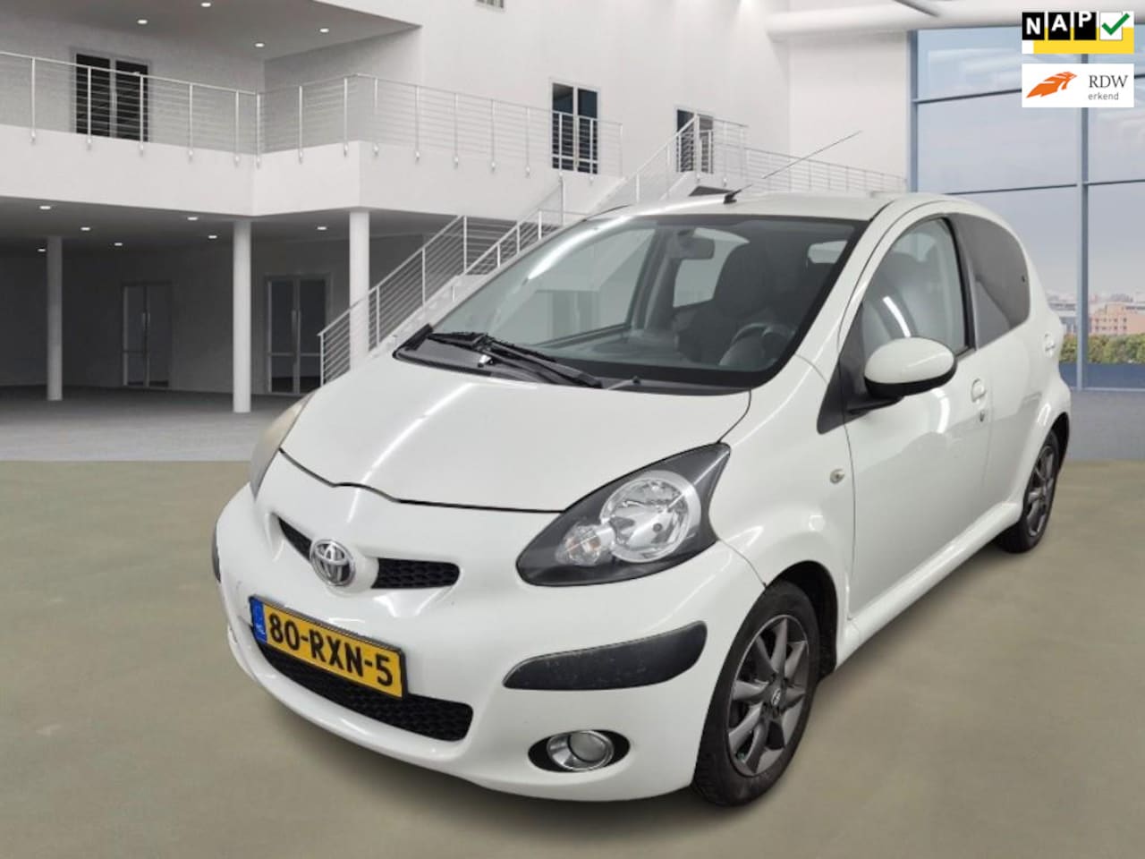 Toyota Aygo - 1.0-12V Dynamic Navigator 1.0-12V Dynamic Navigator, airco , 2eigenaar, km nap, aluminium velgen - AutoWereld.nl