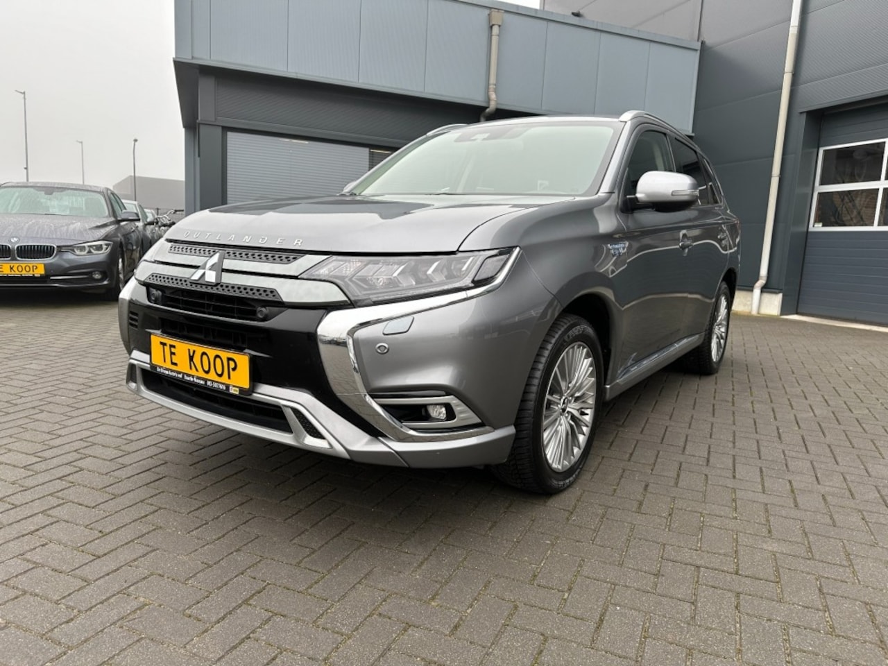 Mitsubishi Outlander - 2.4 PHEV Business Camera Apple-CarPlay Trekhaak - AutoWereld.nl