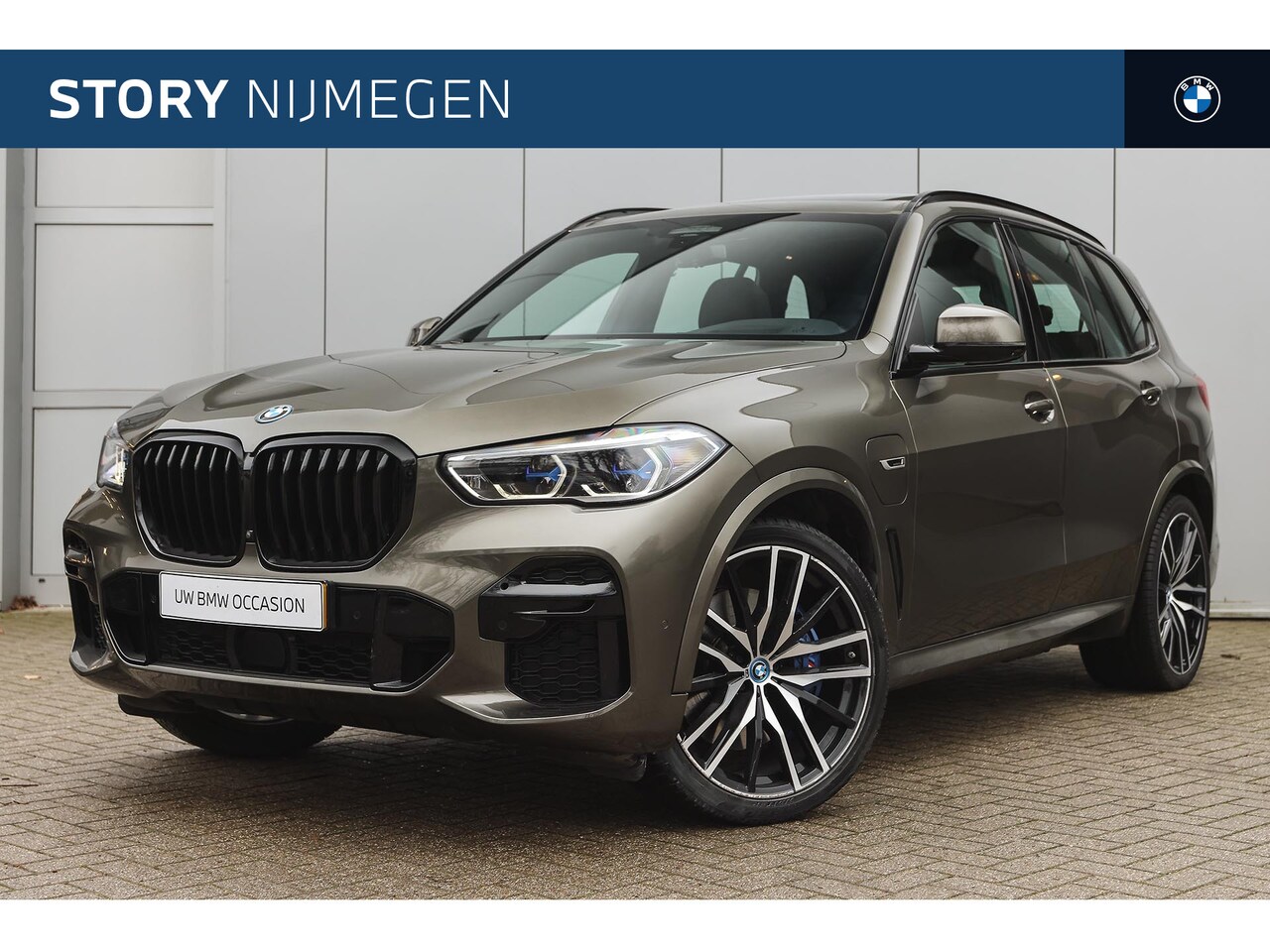 BMW X5 - xDrive45e High Executive M Sport Automaat / Panoramadak / Trekhaak / Laserlight / Parking - AutoWereld.nl