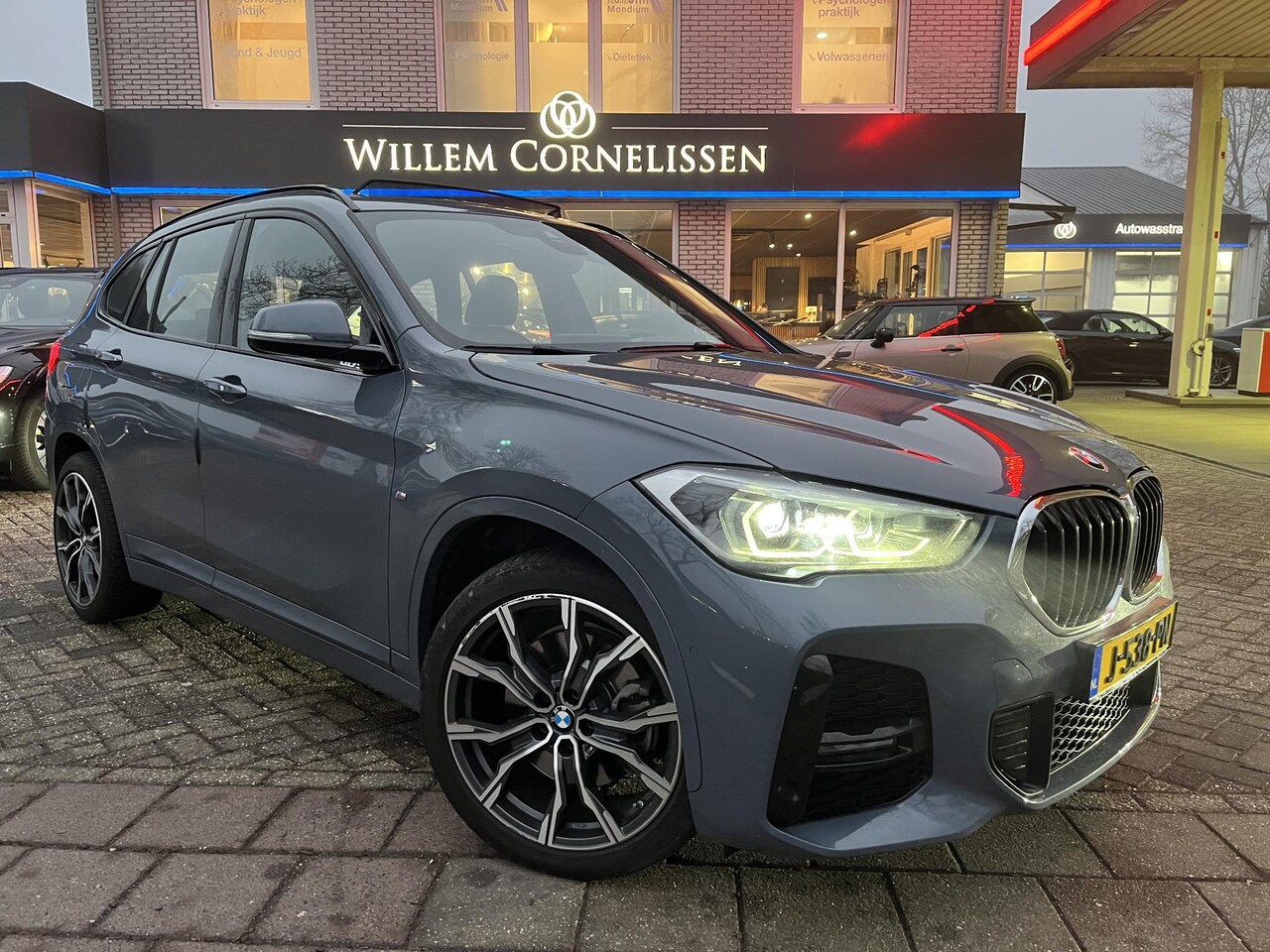 BMW X1 - xDrive25e High Exe M-Sport Pano HUD Leder Camera S BMW X1 xDrive25e eDrive Edition - AutoWereld.nl