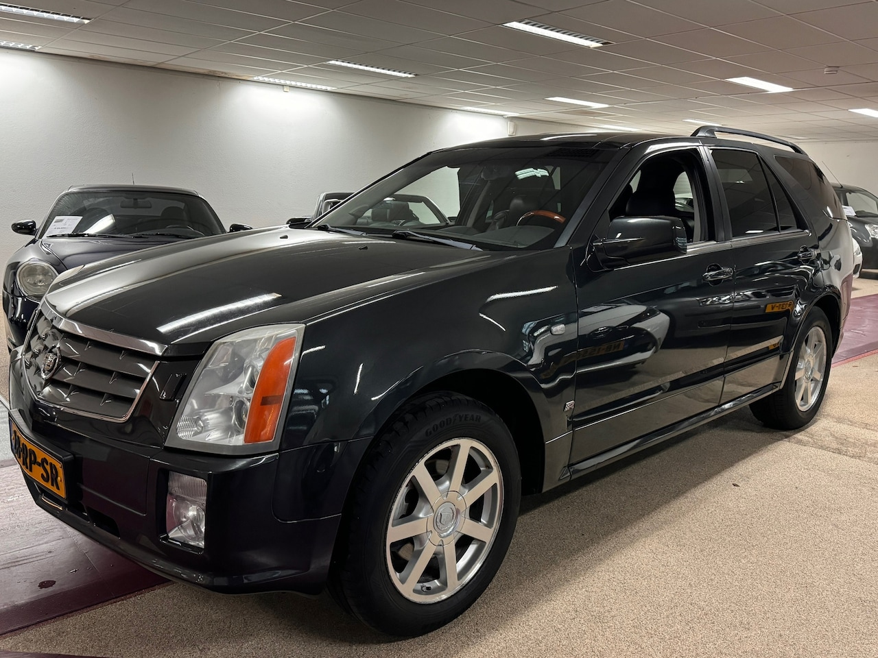 Cadillac SRX - 4.6 V8 Automaat Sport Luxury INCL. NWE APK 02-2026. YOUNGTIMER - AutoWereld.nl