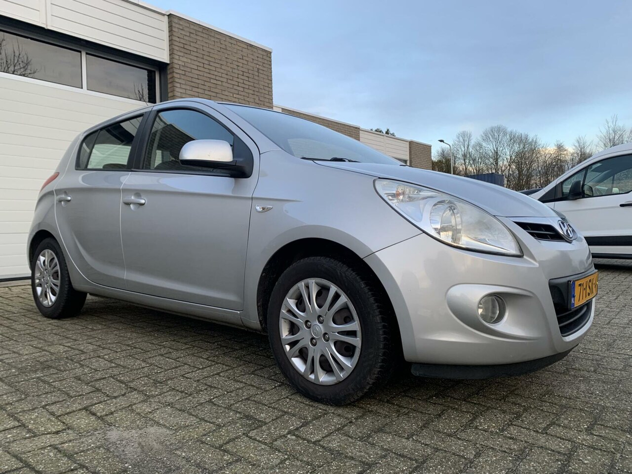 Hyundai i20 - 1.2i DynamicVersion NAP NWE Koppeling Trekhaak Airco Elektrisch pakket - AutoWereld.nl