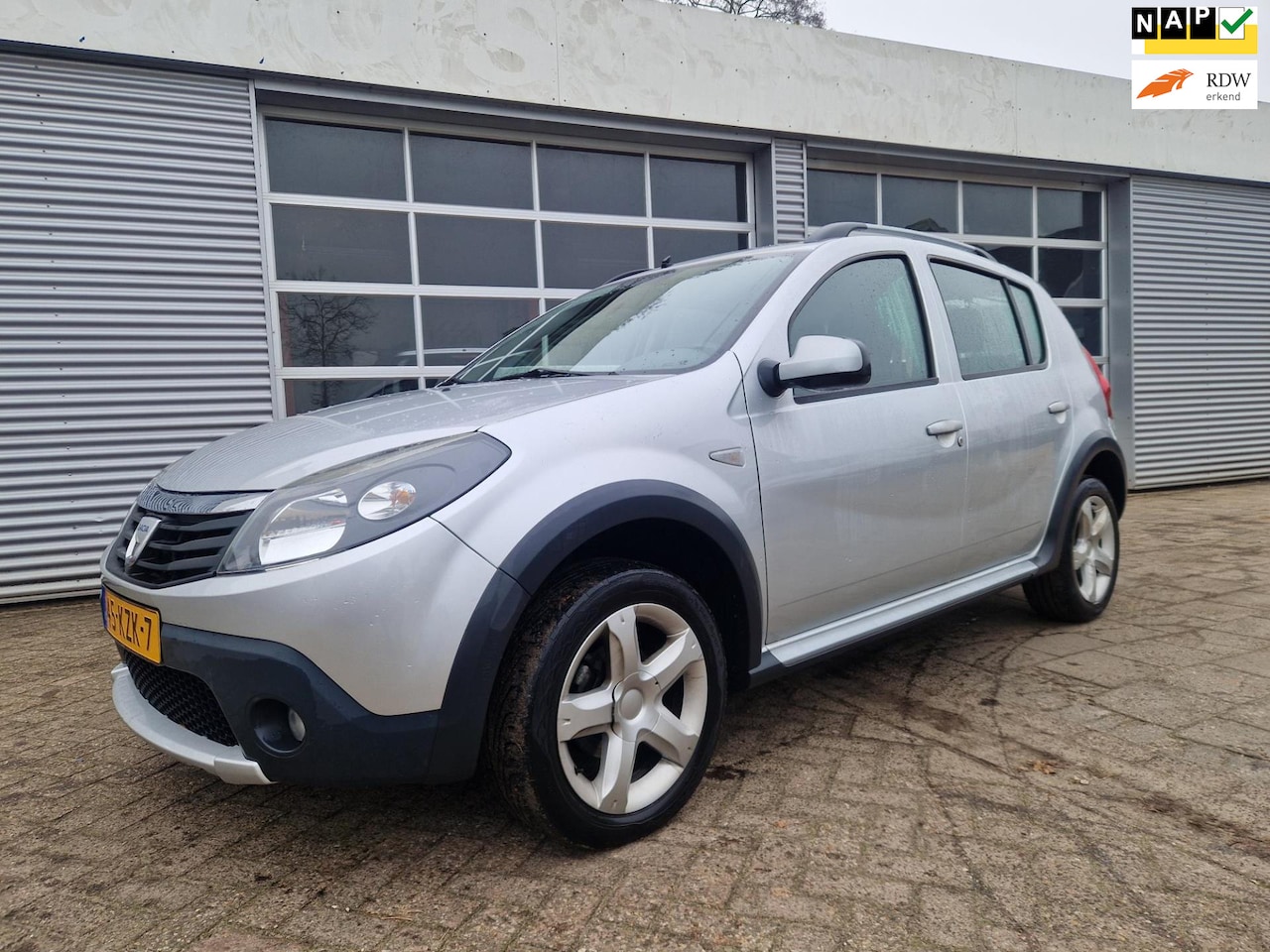 Dacia Sandero Stepway - 1.6 - AutoWereld.nl