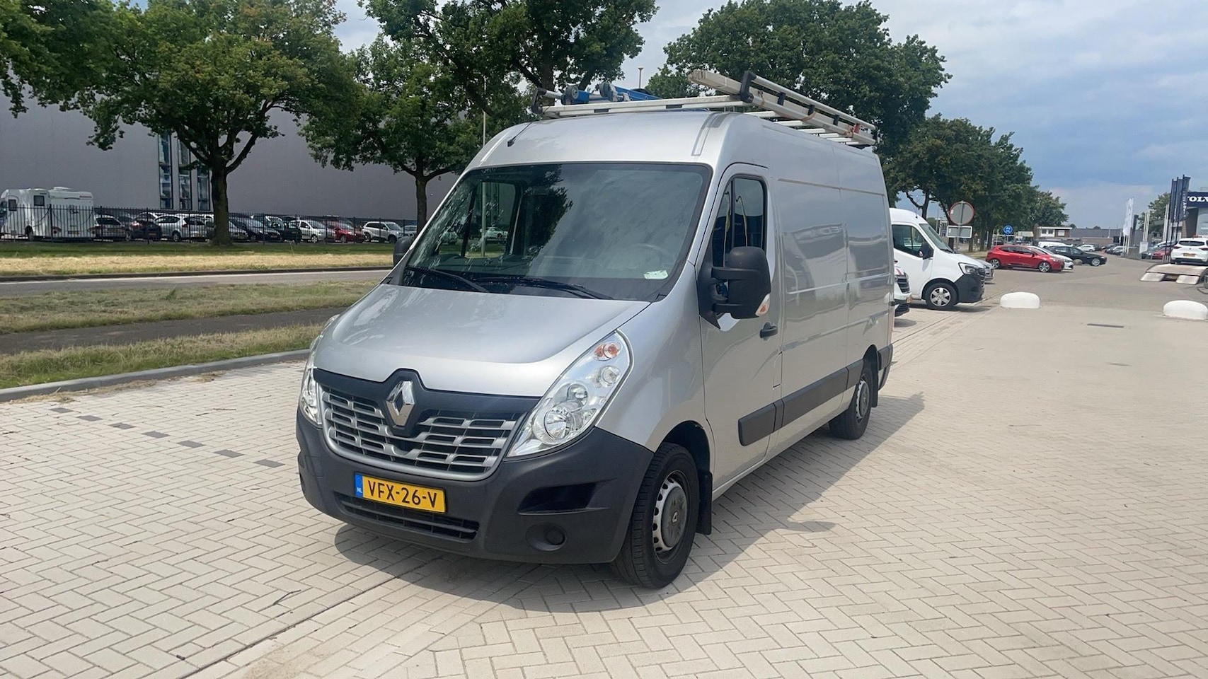 Renault Master - T35 2.3 dCi L2H3 Energy T35 2.3 dCi L2H3 Energy - AutoWereld.nl