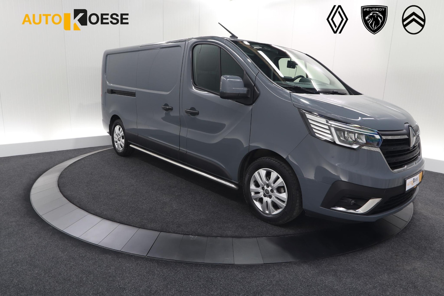 Renault Trafic - 2.0 dCi 110 T30 L2H1 Work Edition | Trekhaak | Camera | Navigatie | Sidebars | Betimmering - AutoWereld.nl