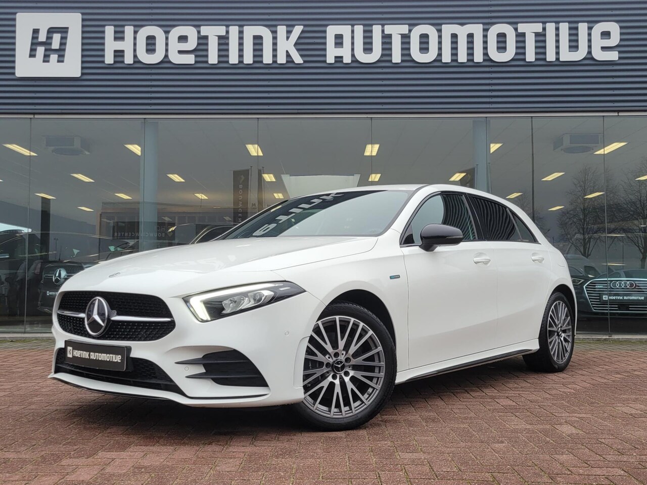 Mercedes-Benz A-klasse - 250 e Premium Plus | Burmester | Ambiente | Camera - AutoWereld.nl