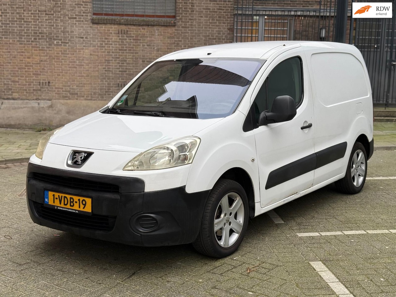 Peugeot Partner - 120 1.6 HDI L1 XR 120 1.6 HDI L1 XR, AIRCO, NAP, Nieuwe APK - AutoWereld.nl