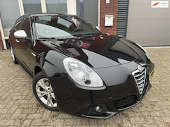 Alfa Romeo Giulietta - 1.4 T Progression / Leder / PDC / Clima / Cruise