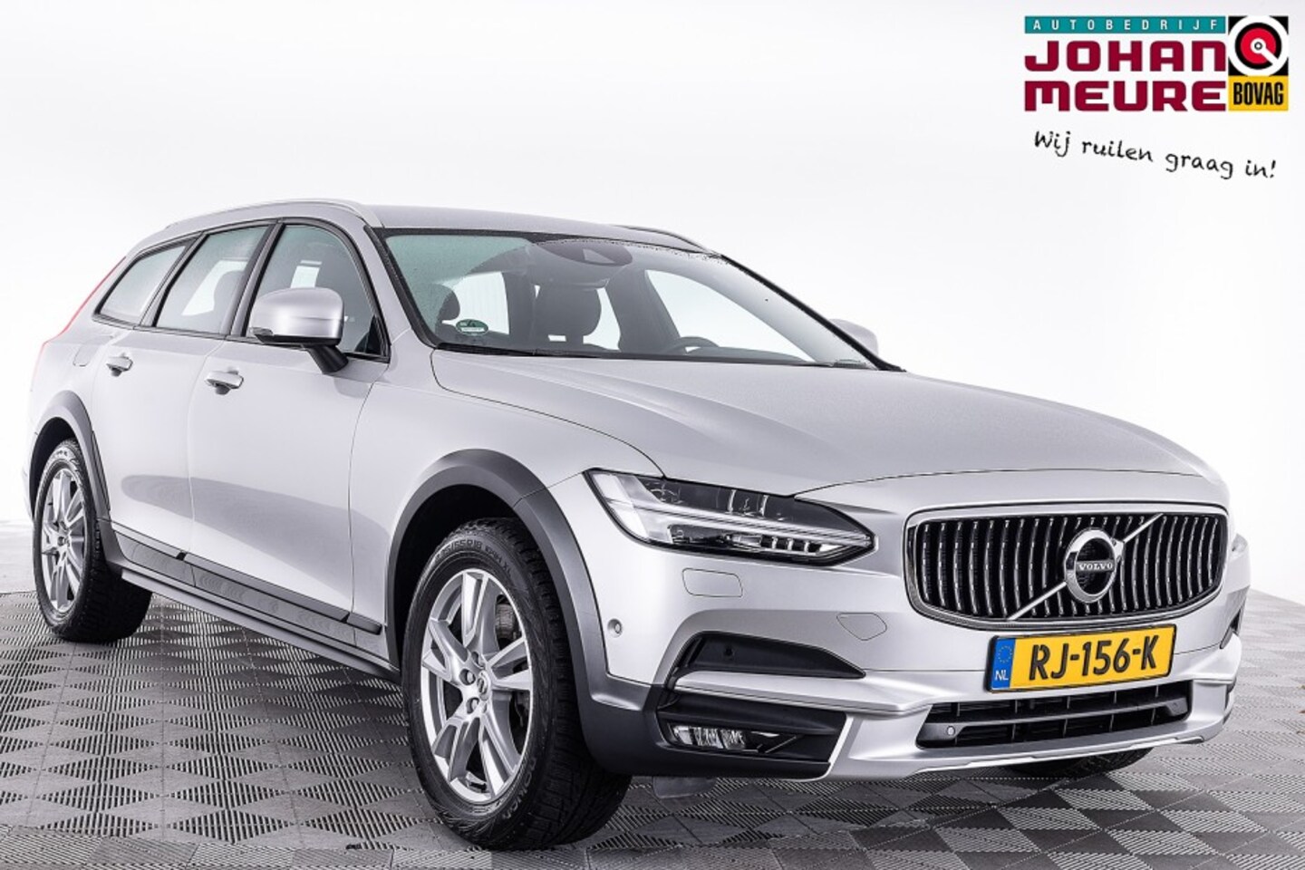 Volvo V90 Cross Country - 2.0 D4 AWD | LEDER | Full LED | NAVI ✅ 1e Eigenaar . - AutoWereld.nl