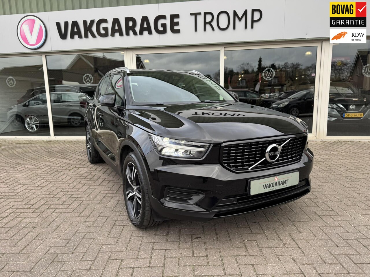 Volvo XC40 - 2.0 T4 R-Design 190PK | Pano | Camera | Harman & Kardon - AutoWereld.nl