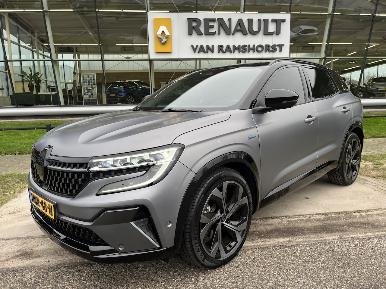 Renault Austral - 1.2 E-Tech Hybrid 200 Iconic Esprit Alpine / Dealer onderhouden /Panorama/Elkt. achterklep - AutoWereld.nl