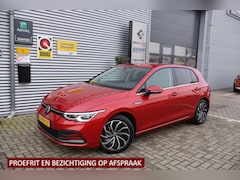 Volkswagen Golf - 1.5 R-Line Style |150PK |PDC |LMV |Camera |Stuur+StoelHeating |Carplay |IQ-Light Camera Ma