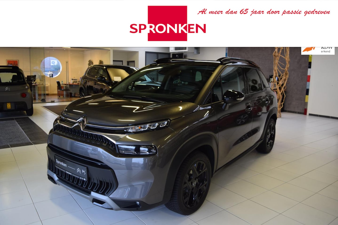 Citroën C3 Aircross - 1.2 PureTech Shine Navi-Camera-Keyless-Panoramadak-Stoelverwarming - AutoWereld.nl