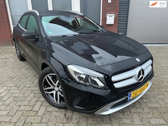 Mercedes-Benz GLA-Klasse - 200 Edition 1 / Leder / PDC / Navi / Cruise