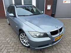 BMW 3-serie Touring - 320i High Executive / Pano / PDC / Cruise / Keyless