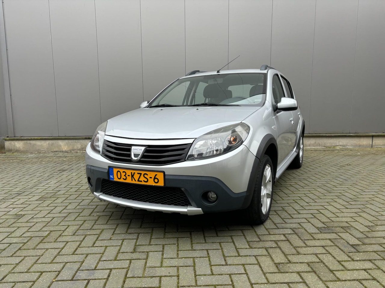 Dacia Sandero Stepway - 1.6 - AutoWereld.nl