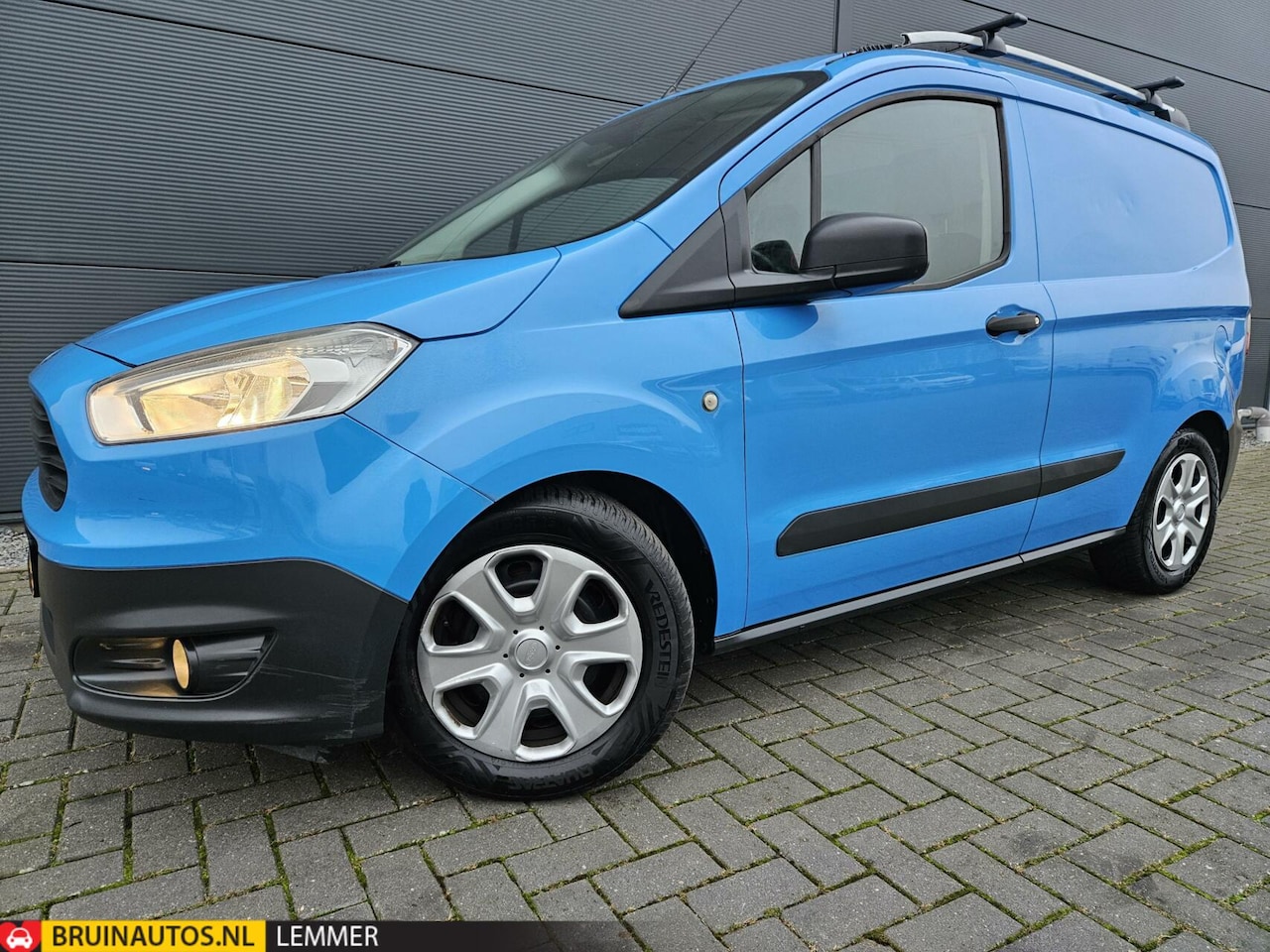 Ford Transit Courier - 1.5 TDCI Airco navigatie Euro 6 trekh - AutoWereld.nl