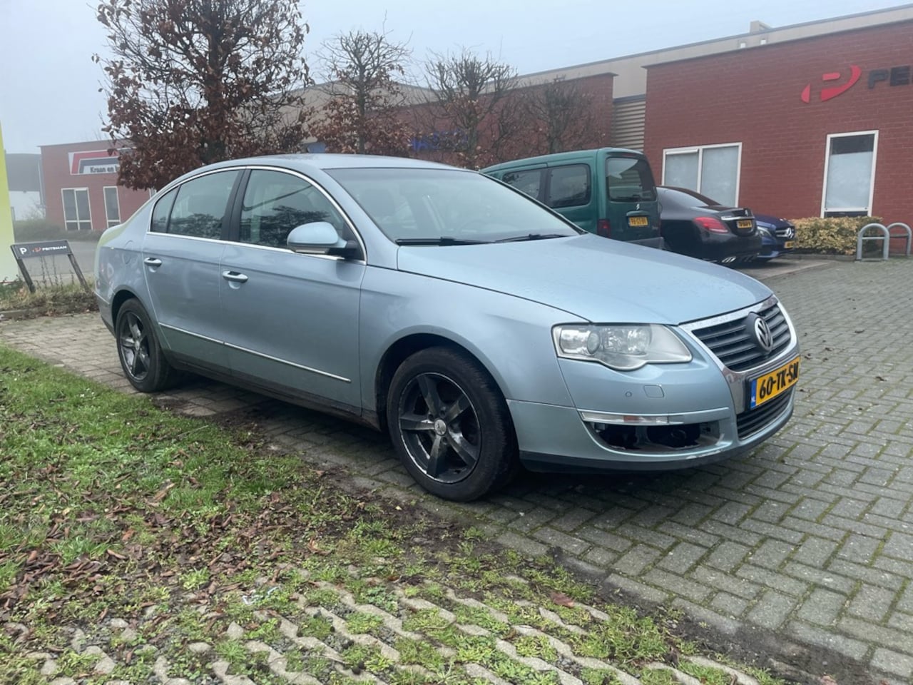 Volkswagen Passat - 2.0 FSI CLIMA| SEDAN| MOTOR DEFECT! - AutoWereld.nl