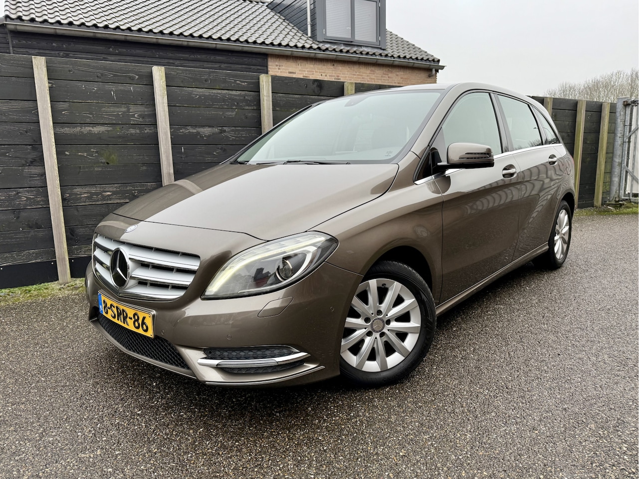 Mercedes-Benz B-klasse - 180 Ambition AUT - AutoWereld.nl