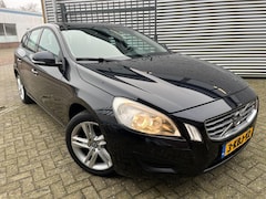 Volvo V60 - 1.6 T3|Airco|Navi|Trekhaak|PDC|