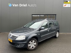 Dacia Logan MCV - 1.6-16V Lauréate 7p. / Airco / 1e Eigenaar / Dealer onderhouden