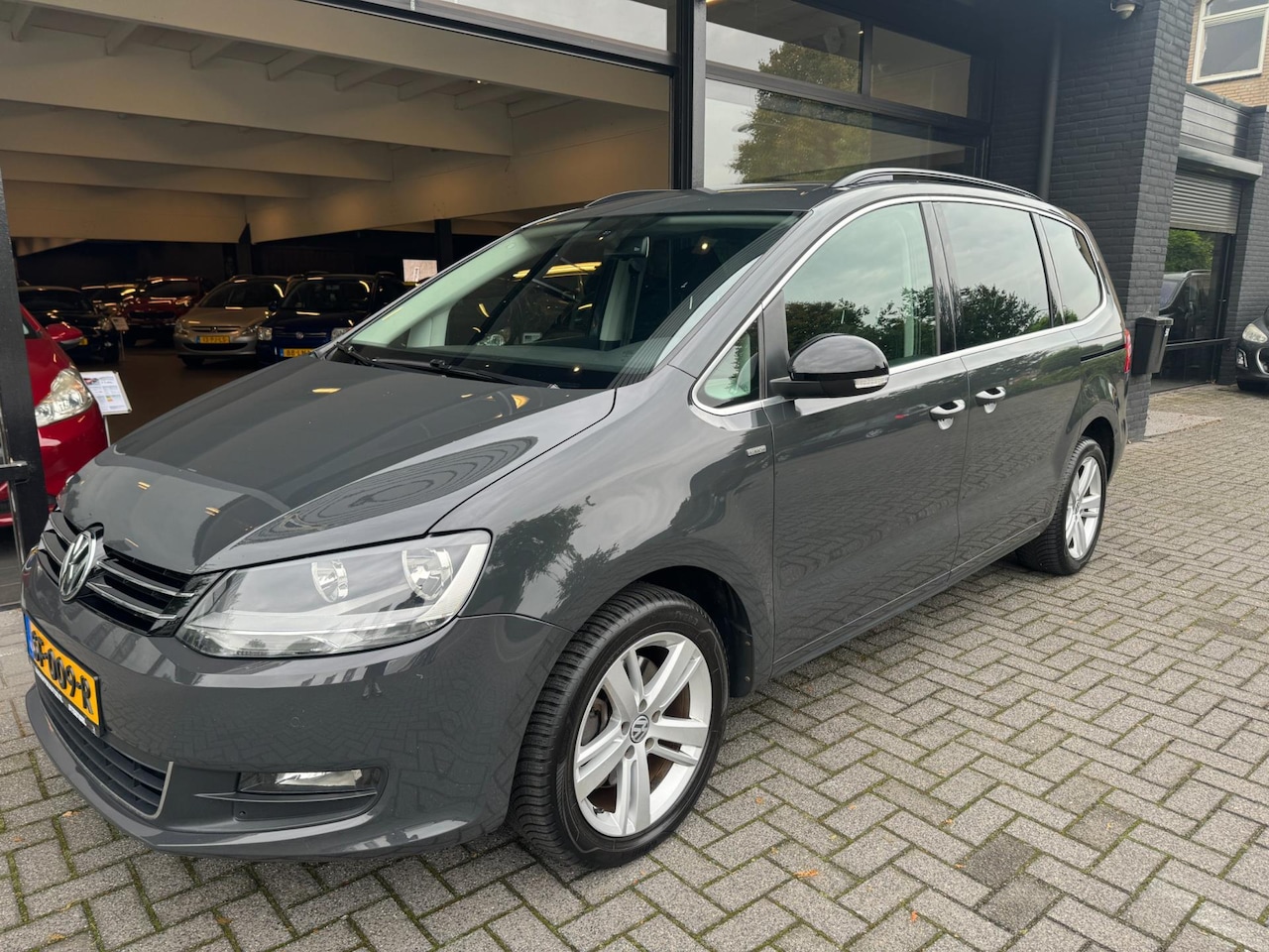 Volkswagen Sharan - 1.4 TSI Comfortline / APK 9-2025 / 5 PERSOONS - AutoWereld.nl