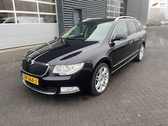 Skoda Superb Combi - 3.6 FSI Elegance 4x4 airco navi stoelverwarming