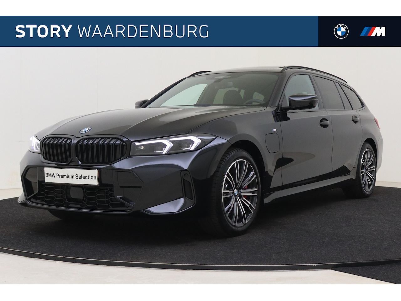 BMW 3-serie Touring - 320e M Sport Automaat / Panoramadak / Adaptieve LED / Sportstoelen / Parking Assistant / D - AutoWereld.nl