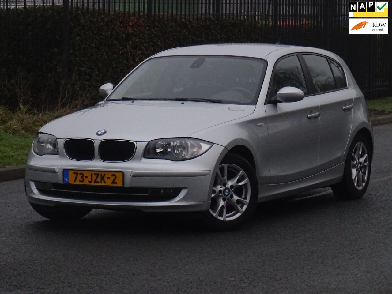 BMW 1-serie - 118i 5DR 1STE EIGENAAR 100DKM/NAP/AIRCO/APK 2026 - AutoWereld.nl