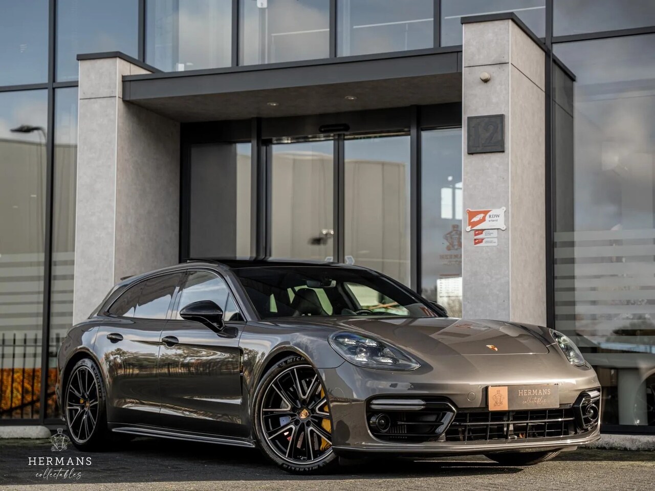 Porsche Panamera Sport Turismo - 4.0 Turbo S E-Hybrid / BOSE / Pano / Soft-Close - AutoWereld.nl