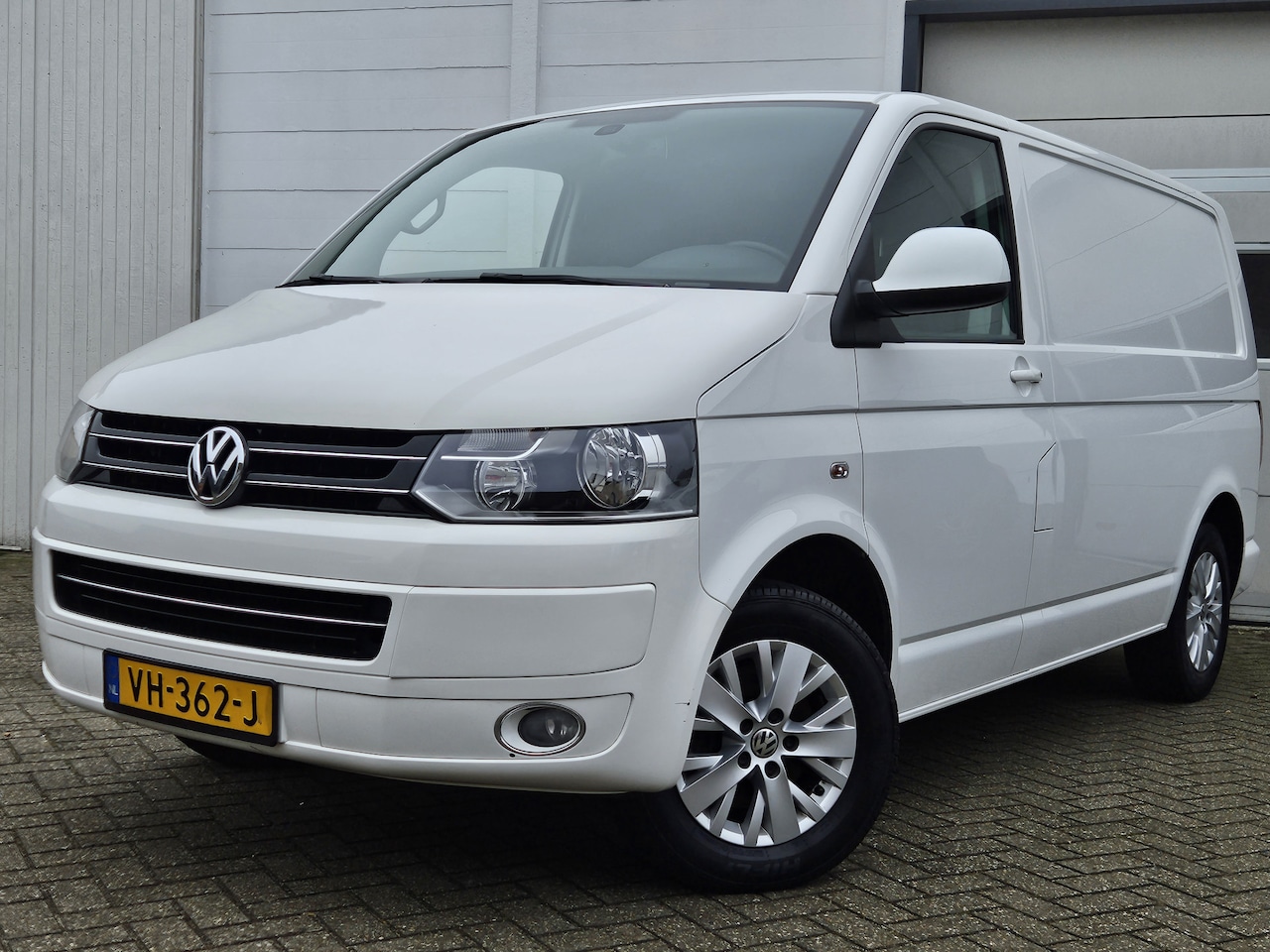 Volkswagen Transporter - 2.0 TDI L1H1 /Nieuwe Distributieriem/Cruise/Airco! - AutoWereld.nl