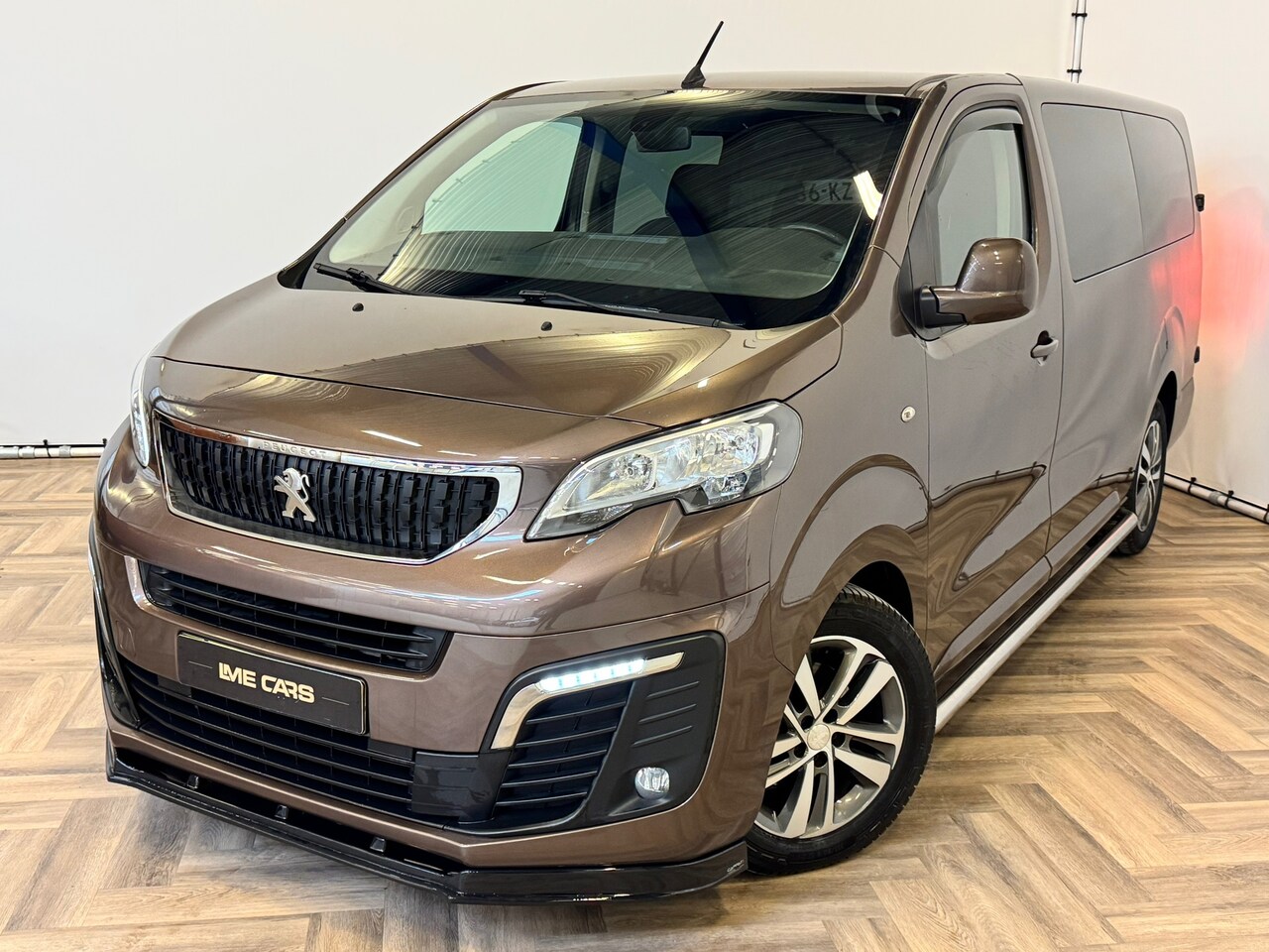 Peugeot Expert - 231L 2.0 BlueHDI 180 DC Premium Pack DEALER ONDERHOUDEN , CARPLAY - AutoWereld.nl