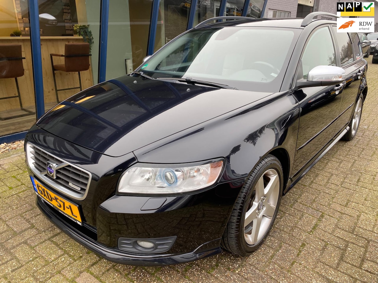 Volvo V50 - 1.8 R-Design LEER / PDC / 17'' VELGEN - AutoWereld.nl