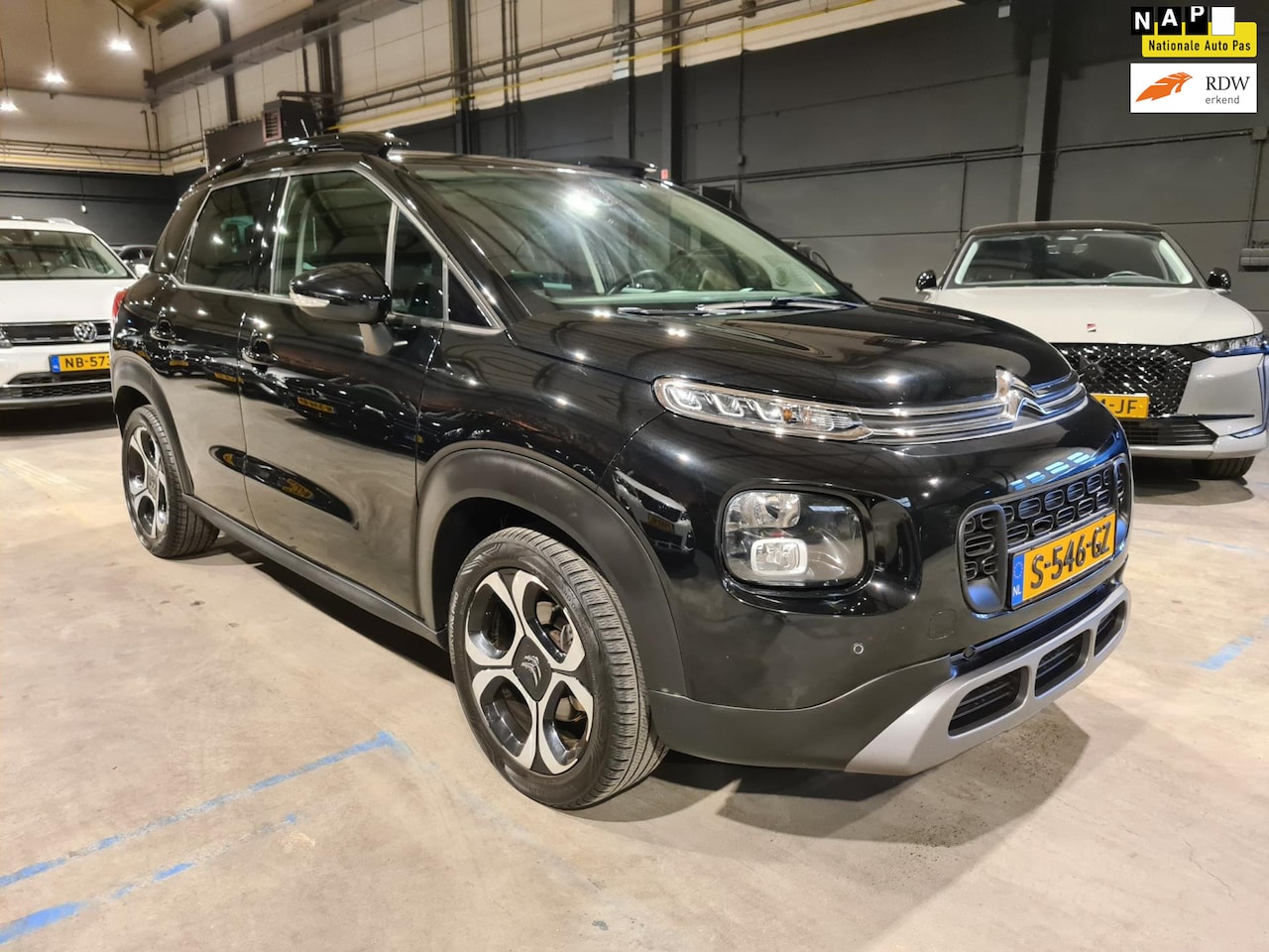 Citroën C3 Aircross - 1.2 PureTech S&S Shine - Automaat - Panoramadak - Clima - Cruise - Navigatie - CarPlay - AutoWereld.nl