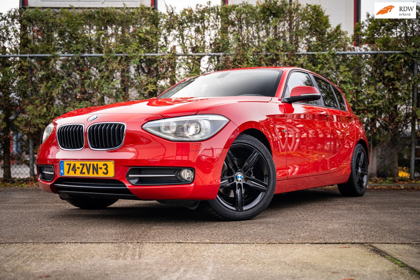 BMW 1-serie - 116i Upgrade Edition Sport-Line | Parkeersensoren - AutoWereld.nl